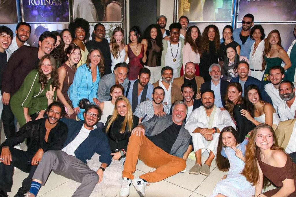 Famosos brilham na première de “Amor em Ruínas” no Rio
