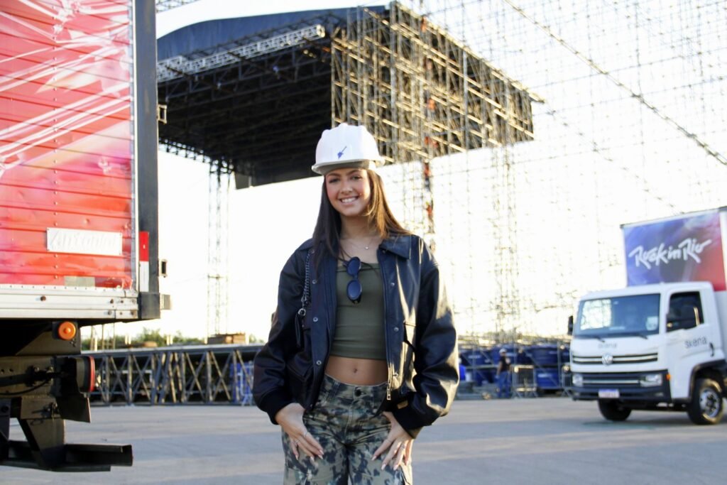 Giovanna Alparone conhece em primeira mão as novidades do Rock in Rio 2026 durante visita exclusiva à Cidade do Rock