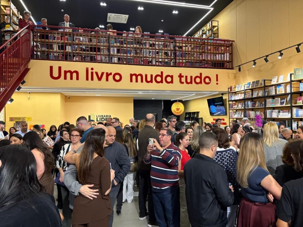 Público recorde consagra lançamento da Editora Leader com “Mulheres no Turismo” e reafirma a força do livro impresso no Brasil