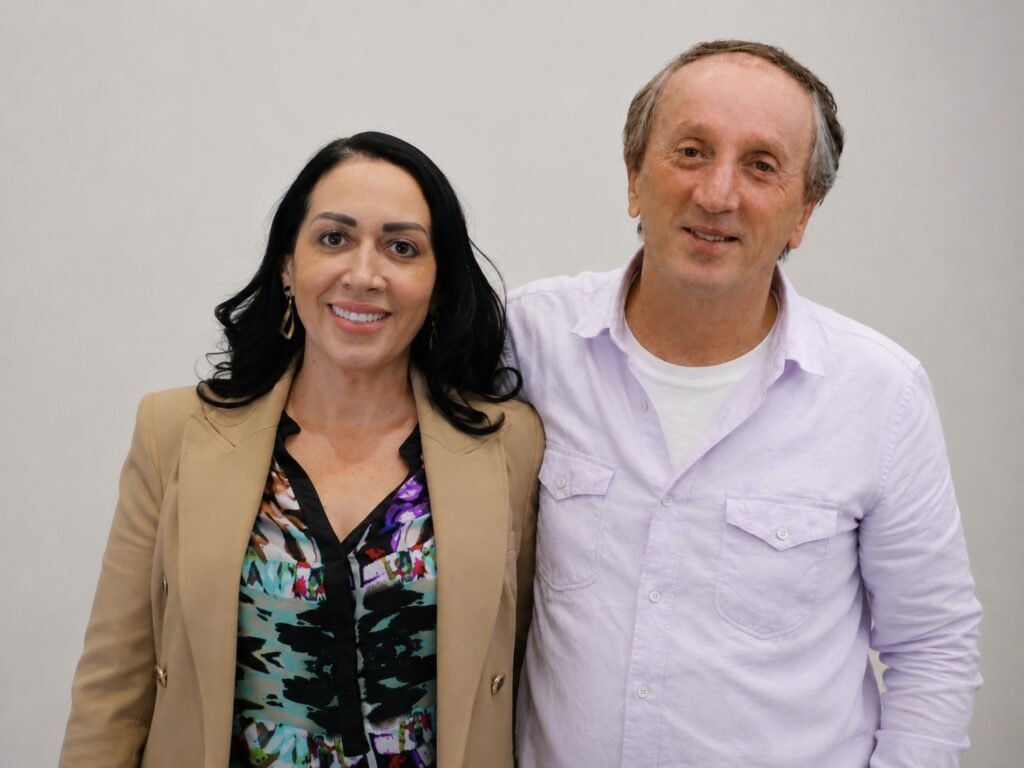 Pormade presenteia Livraria Líder com porta exclusiva e aproxima indústria e cultura